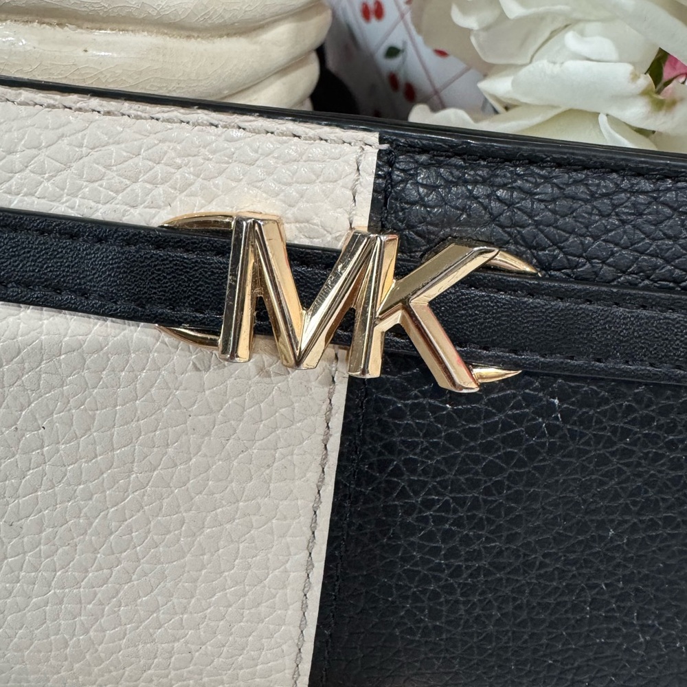 🖤Reed Large Two-Tone Pebbled Leather Wallet - Picture 10 of 12